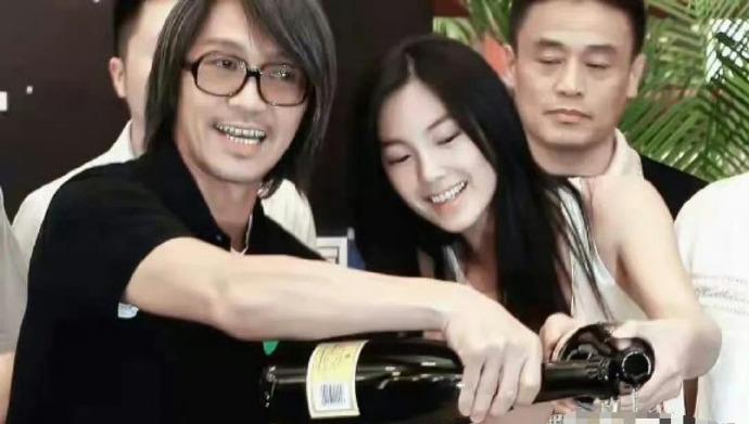 完全理解她跑去割双眼皮，星爷会那么生气了​​​