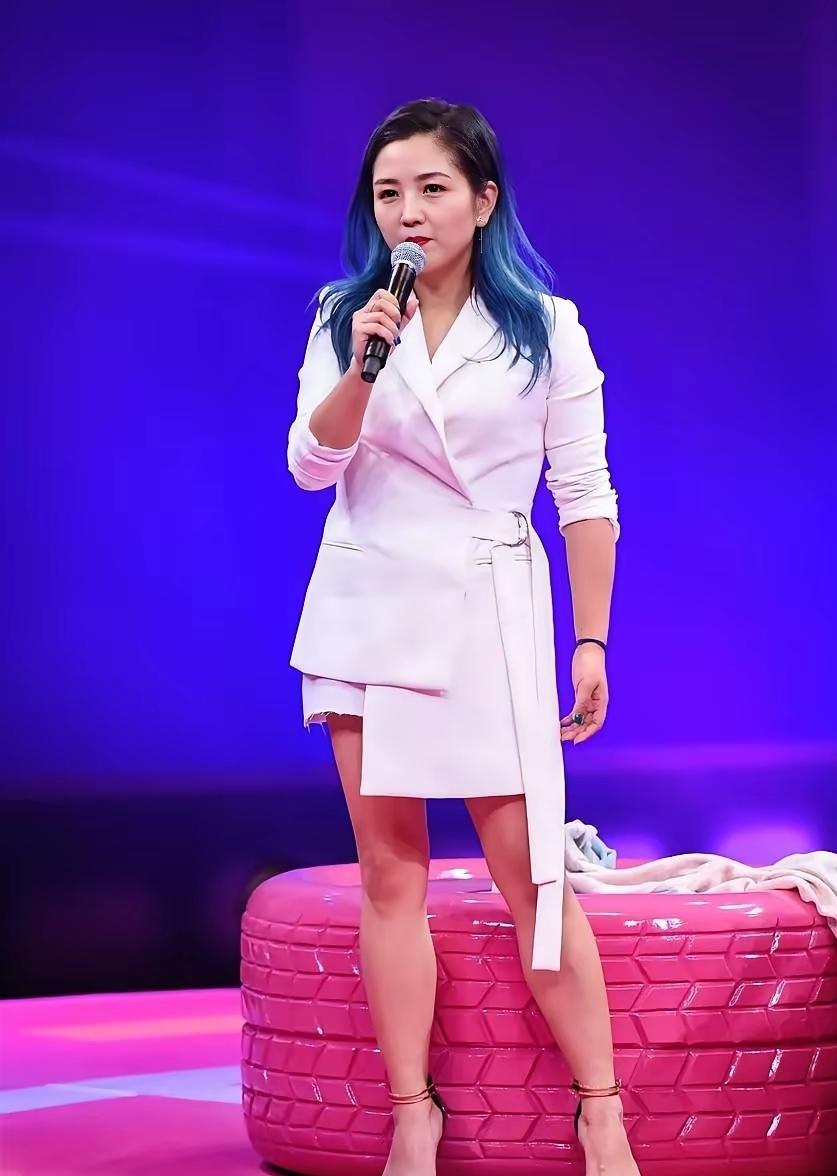 何洁这次有点冲动了，搬起石头砸到了自己的脚，本来是想吐槽前夫赫子铭没良心，