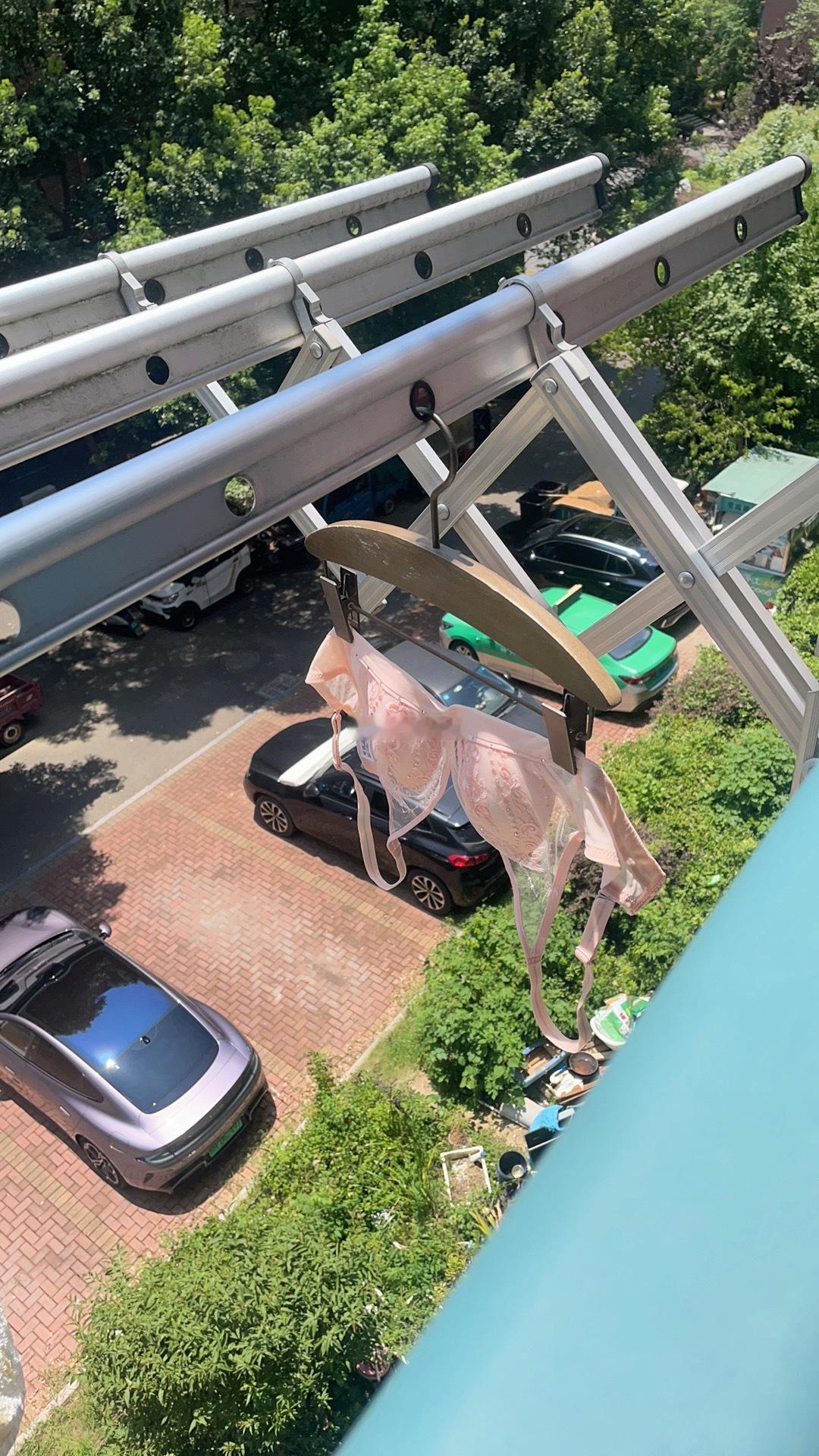 随手拍日常plog雨过天晴，外面干热，不是那种像被牛舔了一口那种黏黏糊糊的热[