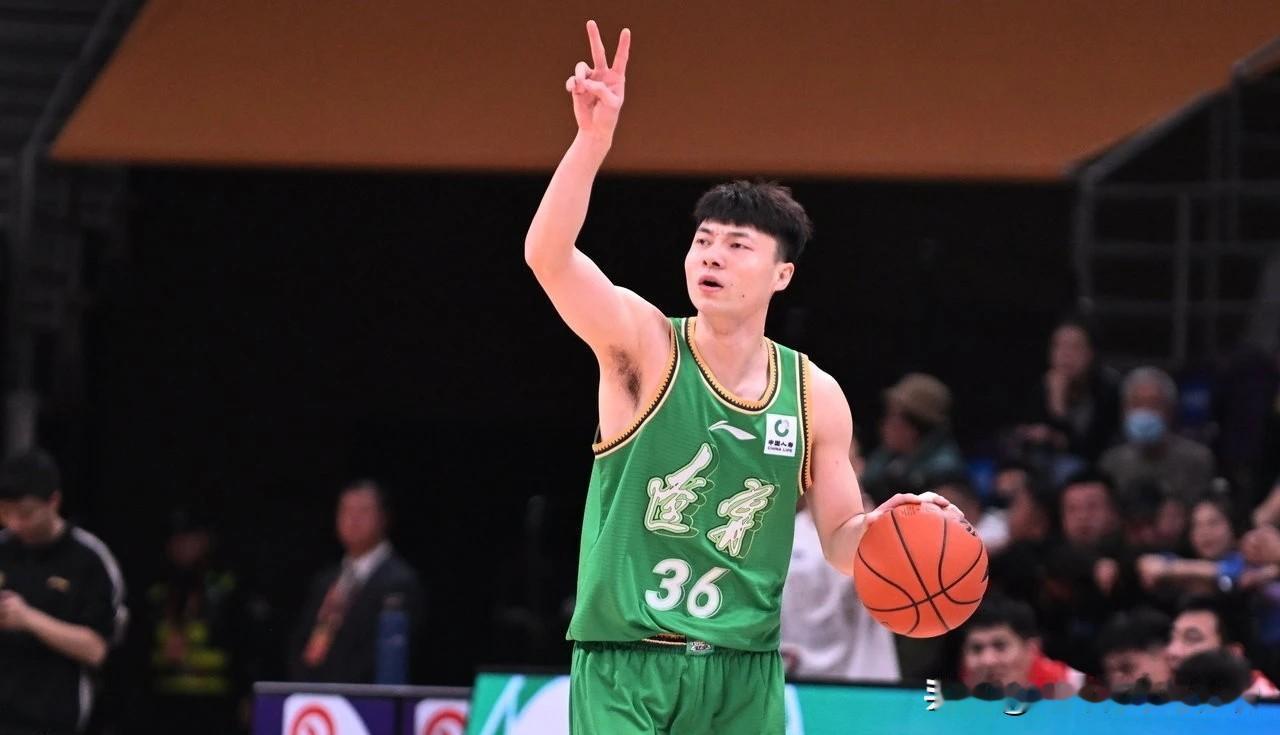 辽宁输球很可惜，所以就骂鄢手骐?辽宁客场输青岛打了双加时，这就好比足球比赛点球决