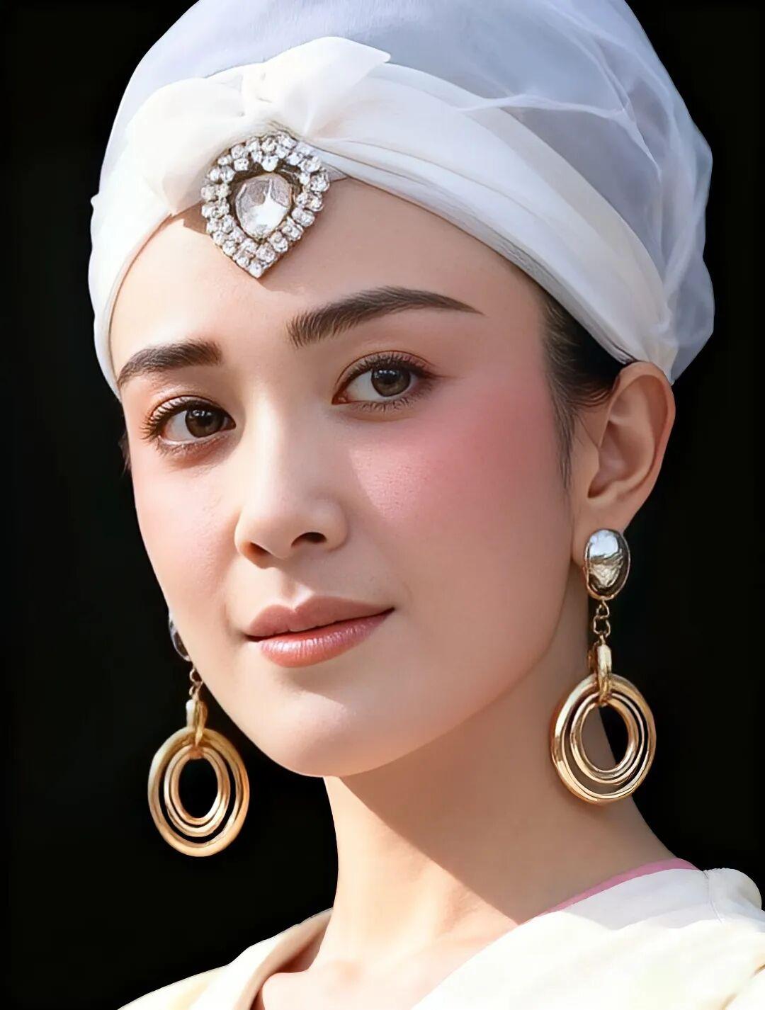 26岁封神国民女神，36岁离婚、52岁塌房、59岁丧子，62岁晚景太凄凉很多