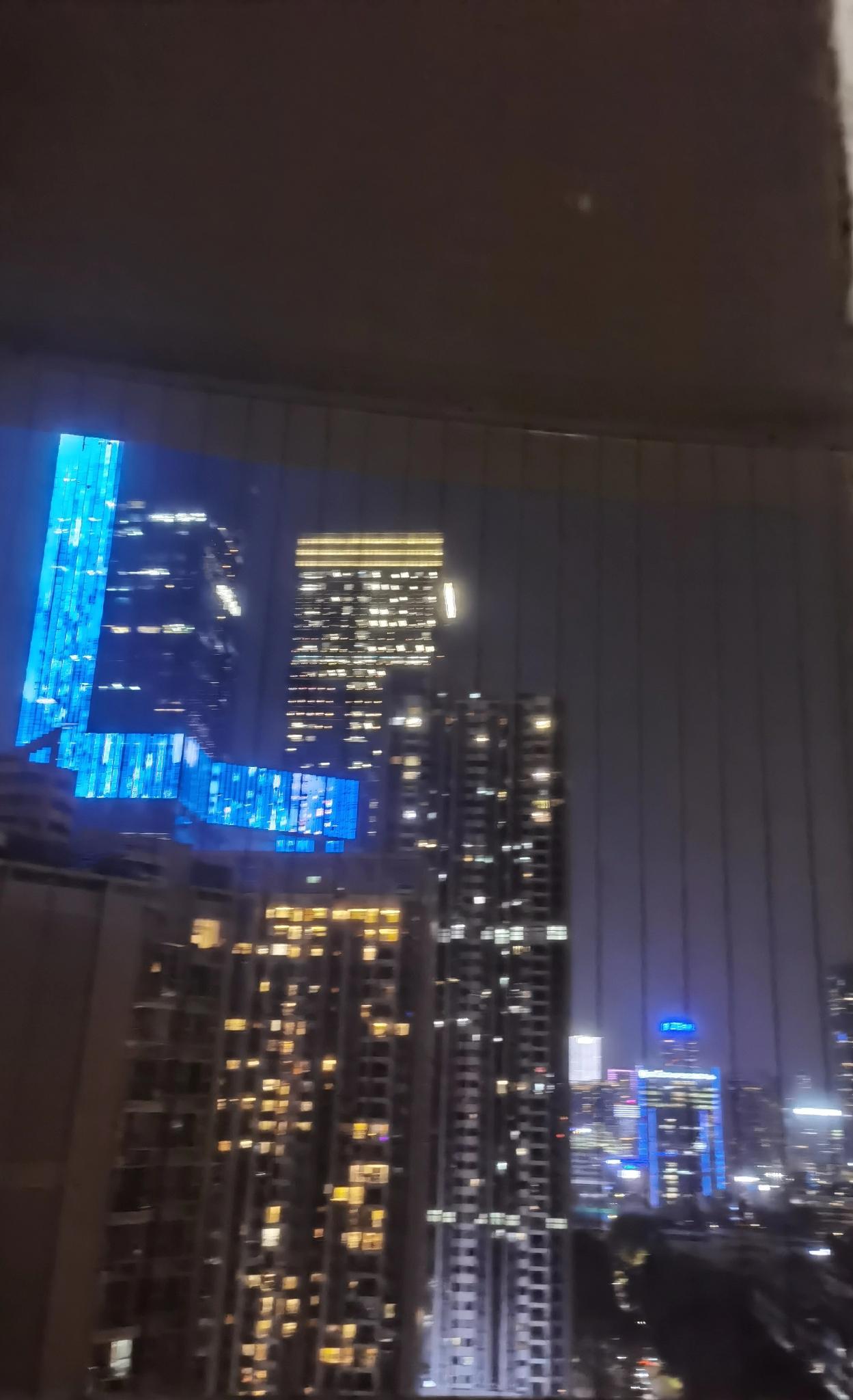 因为准婆婆不同意把房子过户，准儿媳一气之下收拾包裹回了老家。和一邻居朋友聊天