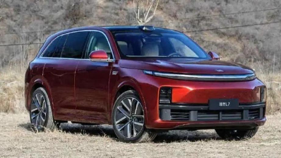 国产全新中大型SUV, 超级混动、智能底盘, 理想慌了?