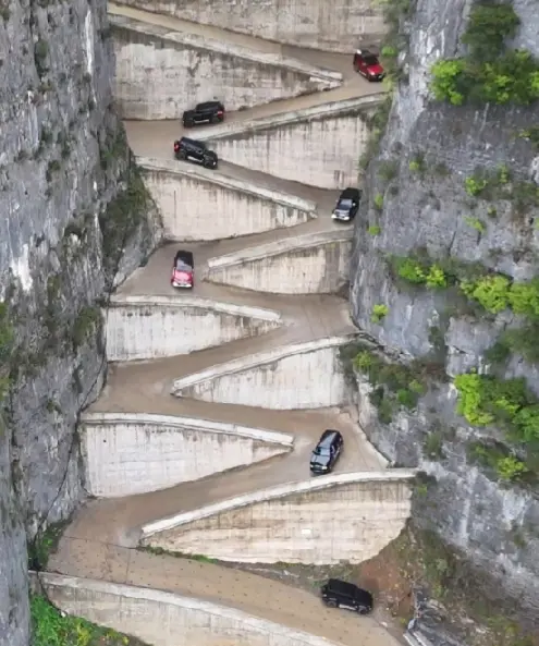 中国重庆的高难度公路！