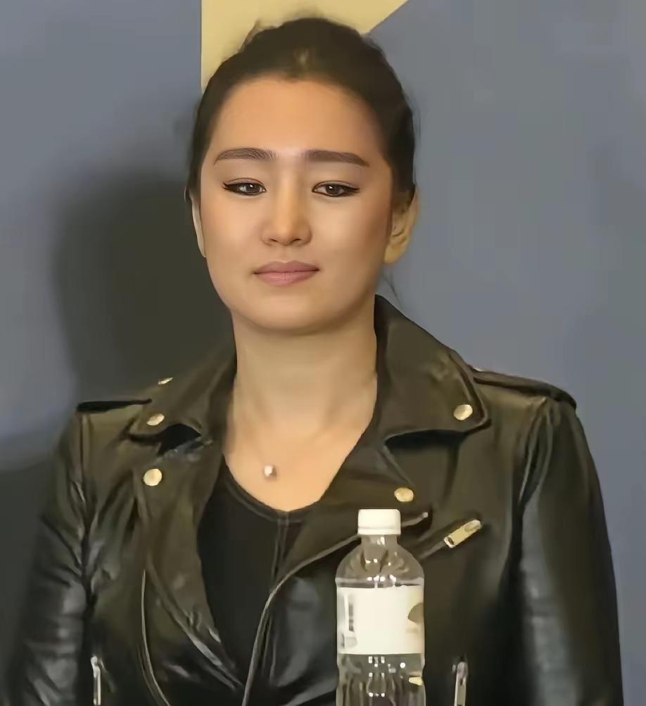 巩俐、章子怡、许晴，谁颜值最能打？老了一下就看出来了！年轻时真的难分高低，个个