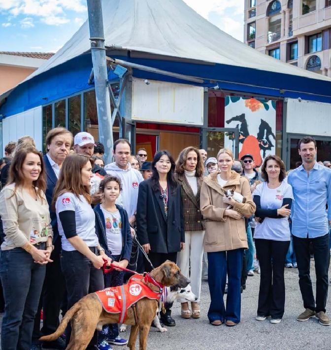 急报！摩纳哥王室这对组合的近况又有新动向，外界关注度迅速升温！据最新报道，