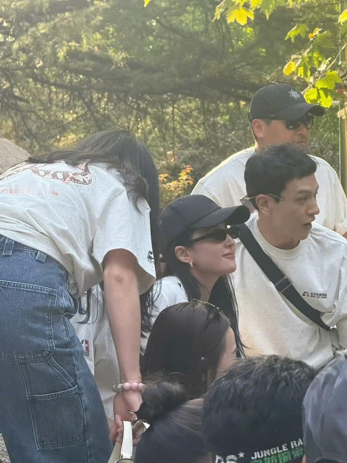 刘亦菲回北电参加同学聚会了，神仙姐姐状态这个好