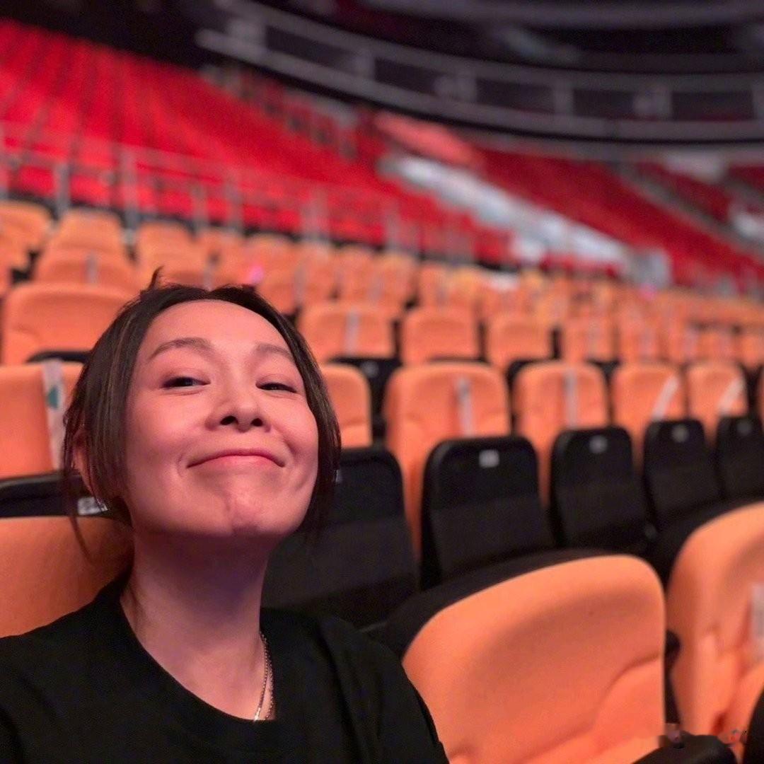 刘若英谈44岁怀孕：试过所有办法，最后自然怀上，胖38斤也开心最近刘若英在