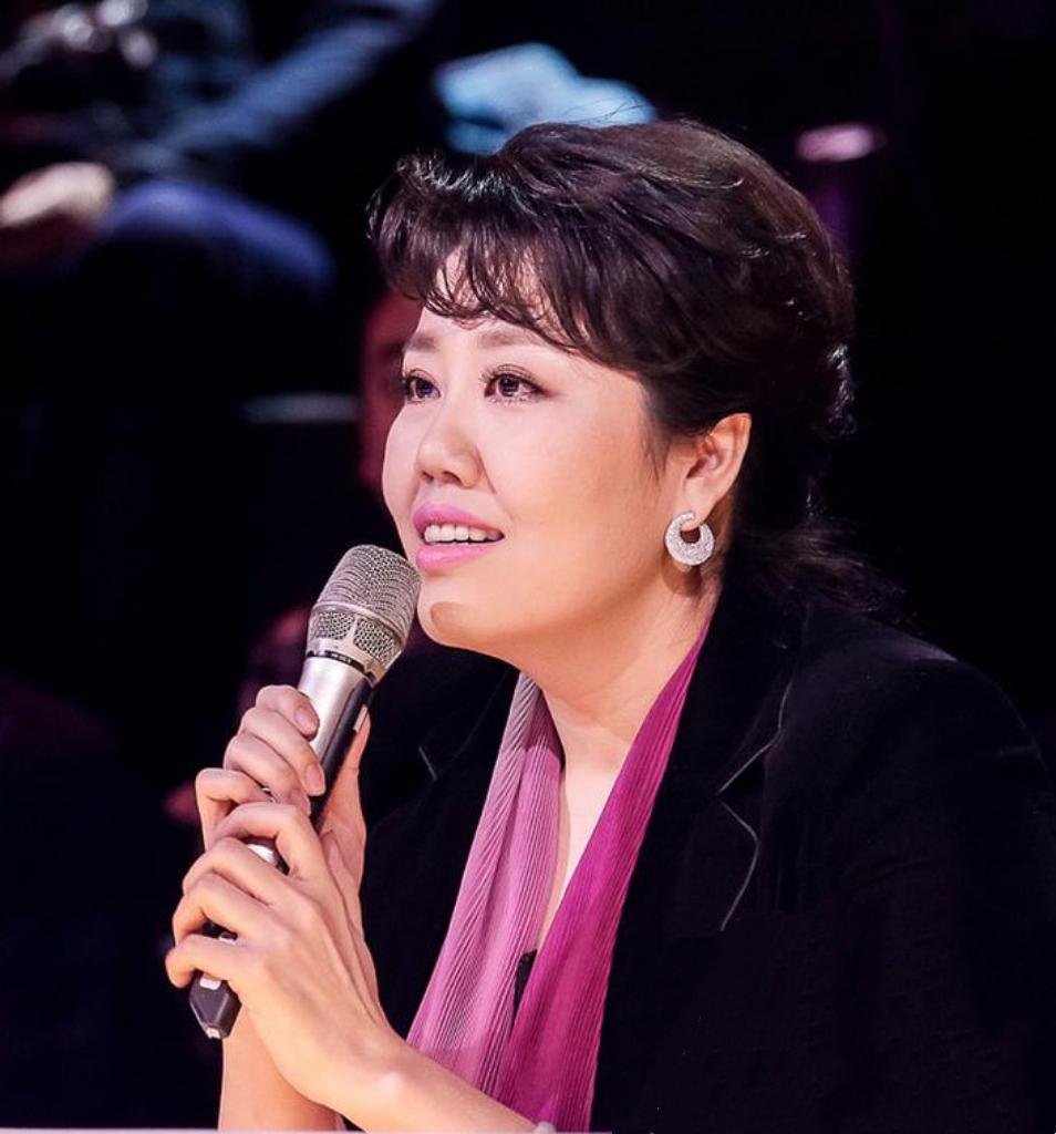 于蕾总导演：知道您名满华夏，连续4年坐镇央视春晚总导演；佩服您才华若藻，把春晚