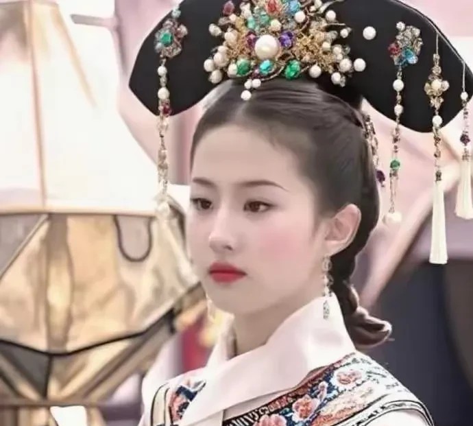 有人好奇为何刘亦菲不接清宫戏，当看到她的“甄嬛装”，终于懂了什么