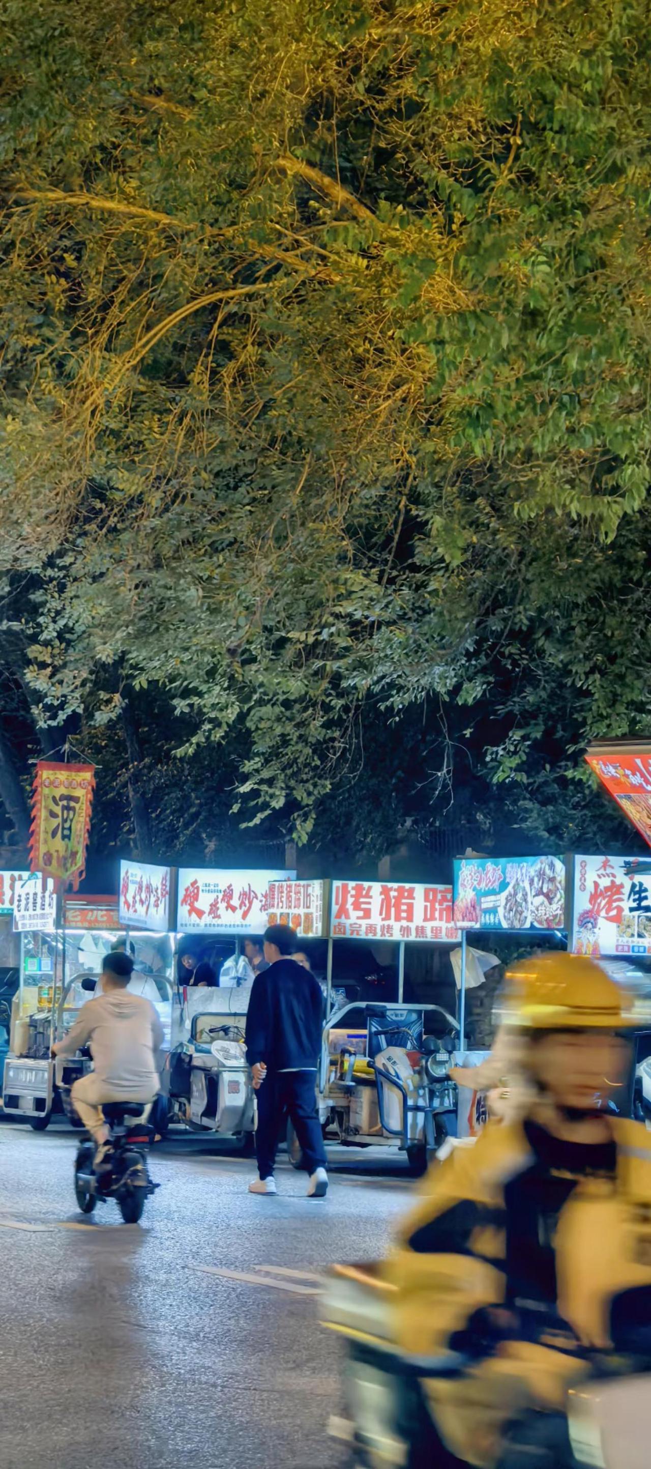 “从前不理解父母，为什么不能赚大钱，为什么不能让一家人过上更好的日子，做了父母才