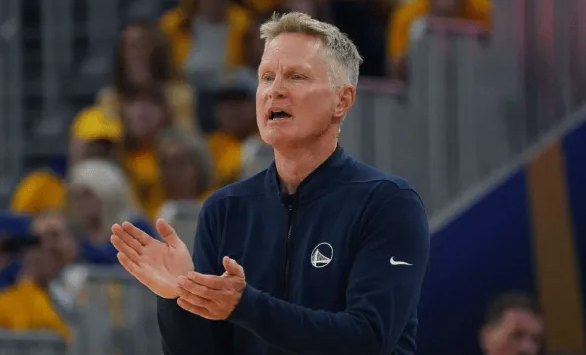 NBA常规赛,勇士98-79战胜快船。赛后,主帅史蒂夫-科尔接受了采访。谈到首