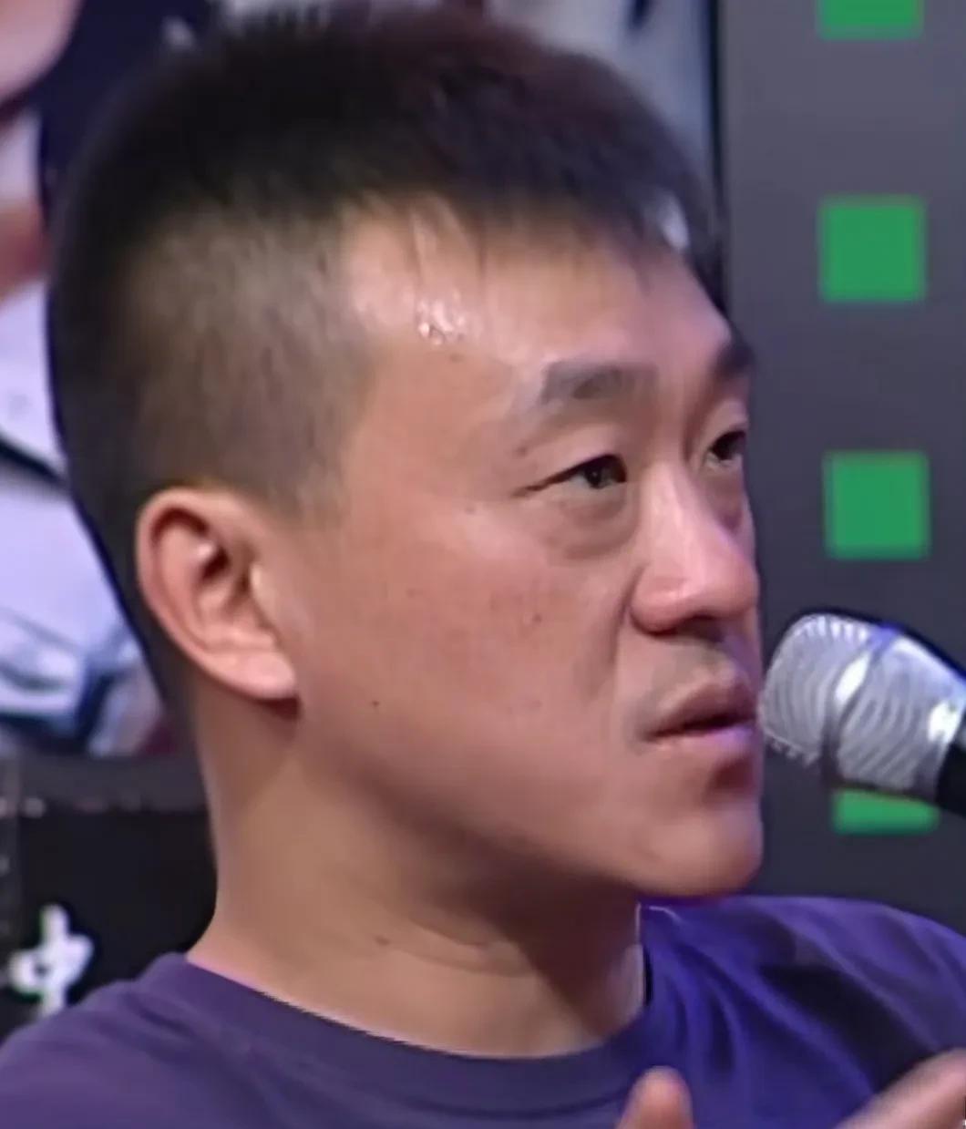 演员何冰说：“我一直以来的梦想就是当演员，我上的是中央戏剧学院，我毕业后分到的单