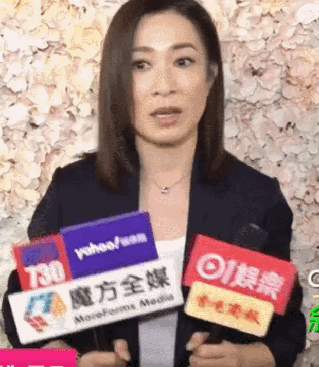 佘诗曼，太尴尬了！3月26日，佘诗曼突然冲上了热搜，这次不是啥好事，而是一个采访