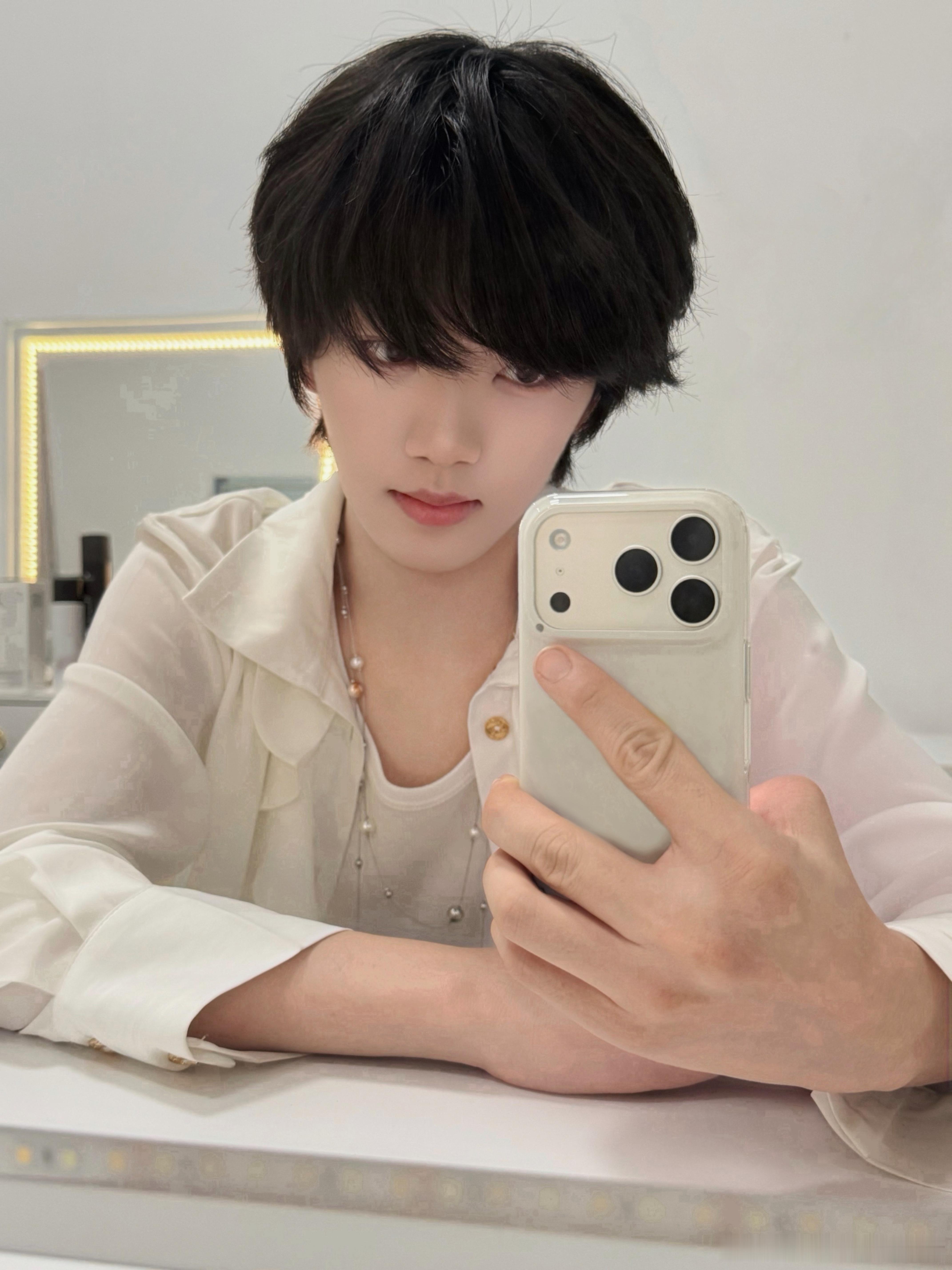 妹子你的手有点大了吧