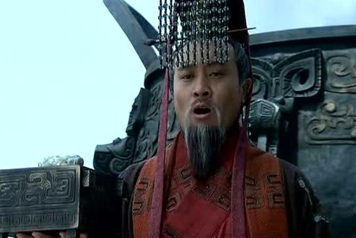 为什么总有人贬低刘备是个假仁假义之人？一提到刘备，三国迷里总能分成两派：一派