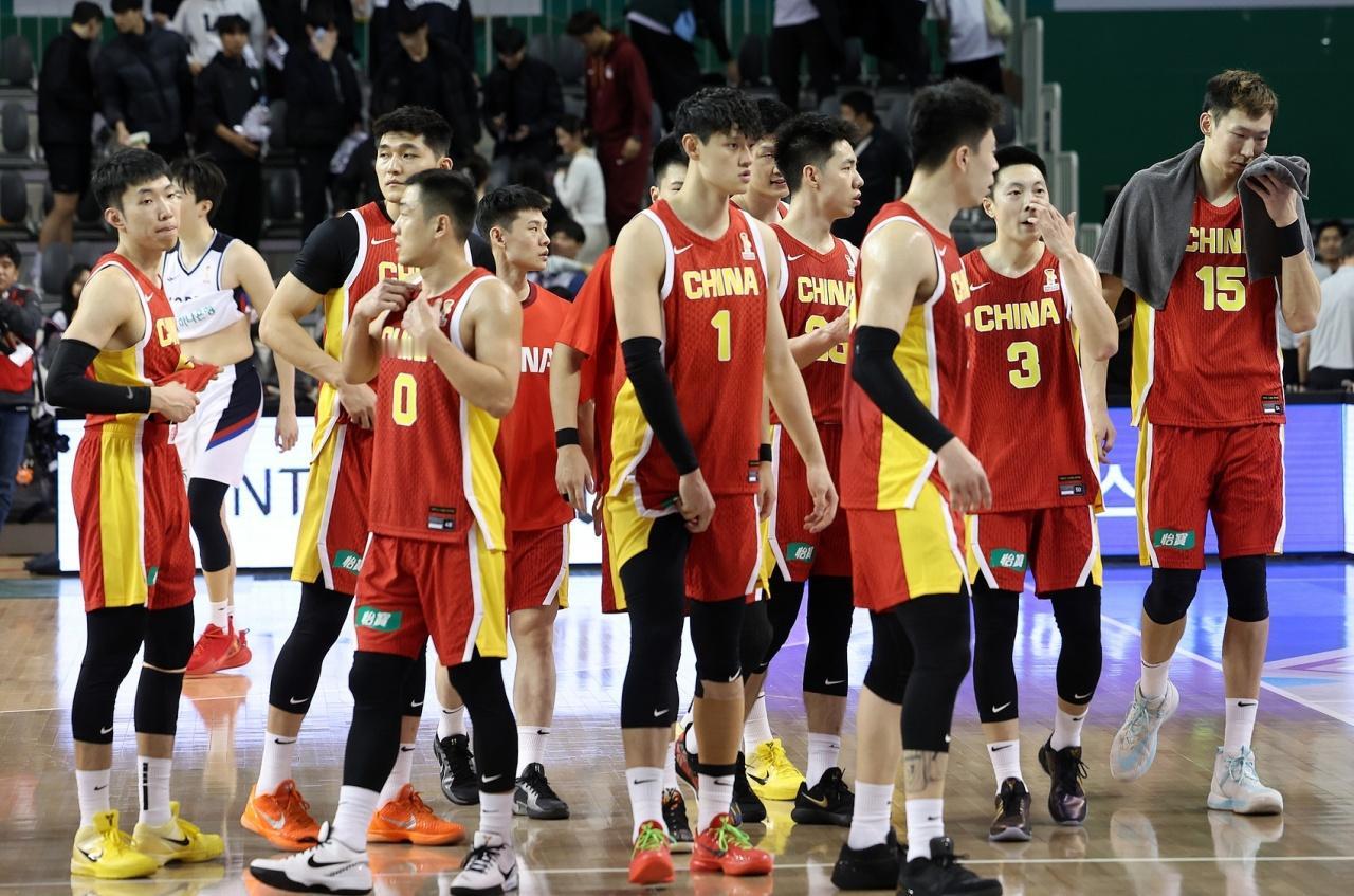 连过年都不让回家！期待中国男篮长时间训练的成绩！中国男篮恐怕是全世界集训时间