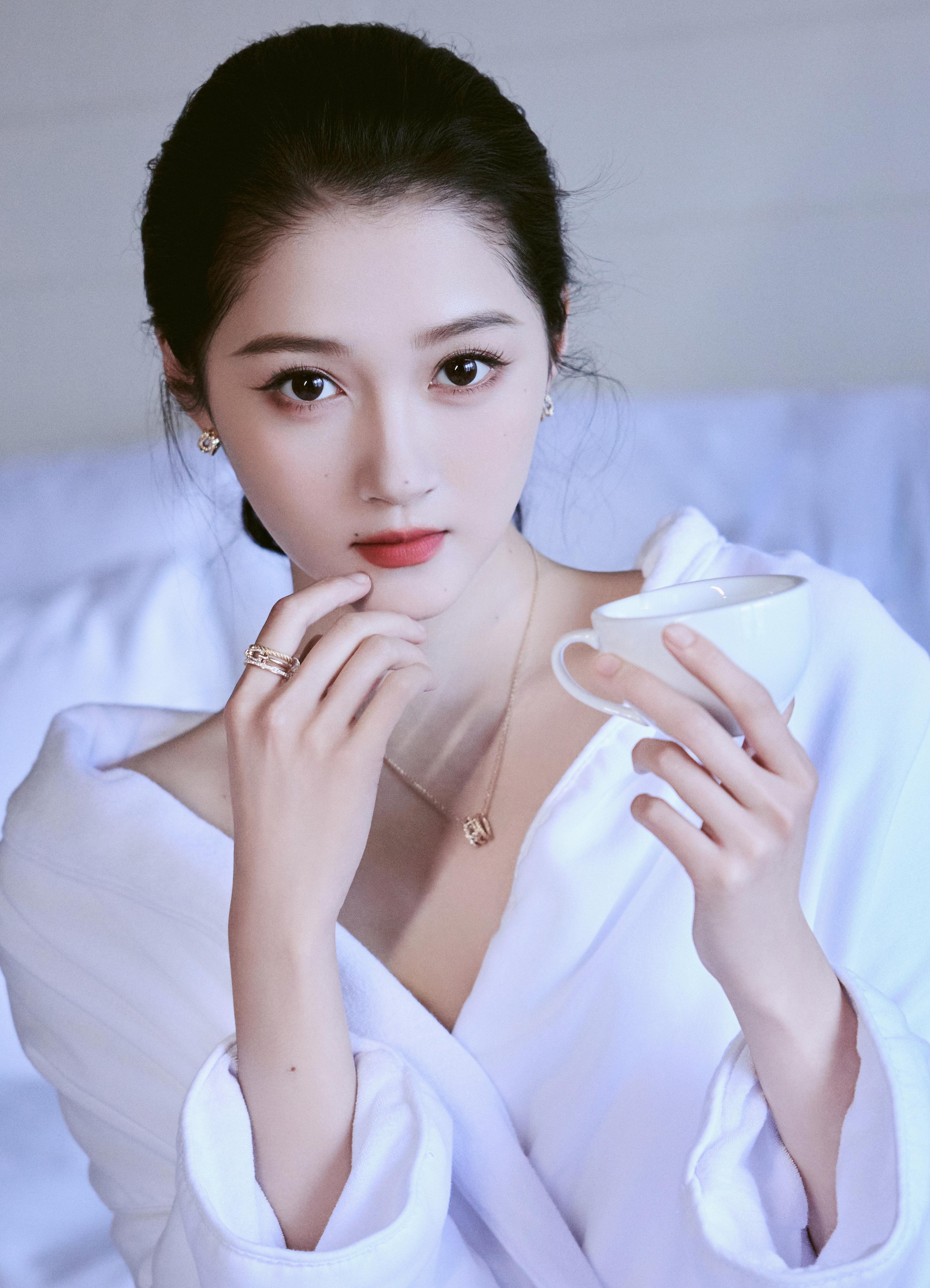 🍭关晓彤好精致的脸
