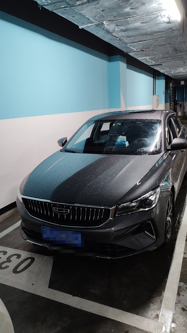 帝豪这车这么设计有问题啊前几天下大雨，车里进点水，结果下着大雨，车窗自己降下来