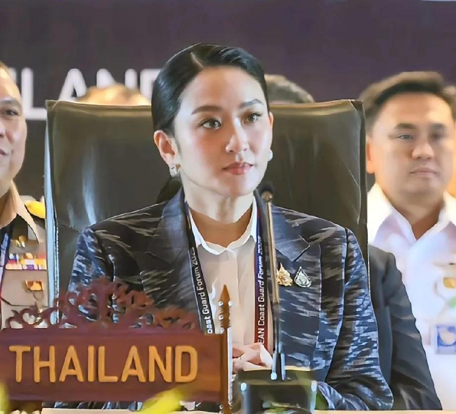 柬埔寨完败！这场冲突等于帮佩通坦重回总理之位，视察前线、慰问士兵、安抚泰民，这