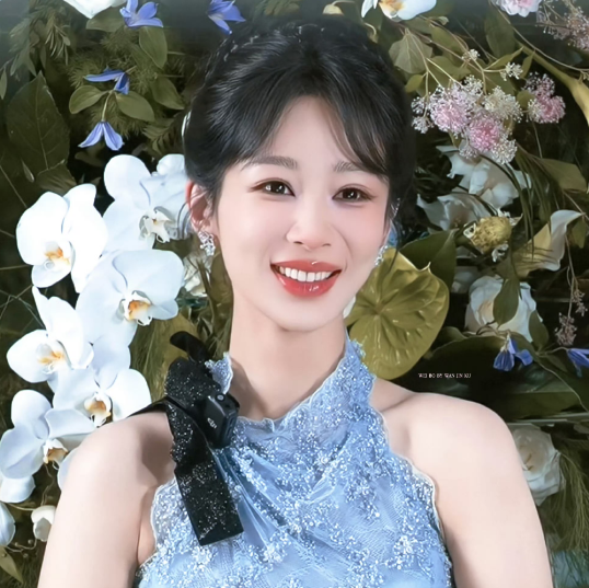 今晚的杨紫直播真的太牛啦！随手一截都是美颜动人！好久没和大家见面大家要见谅呀