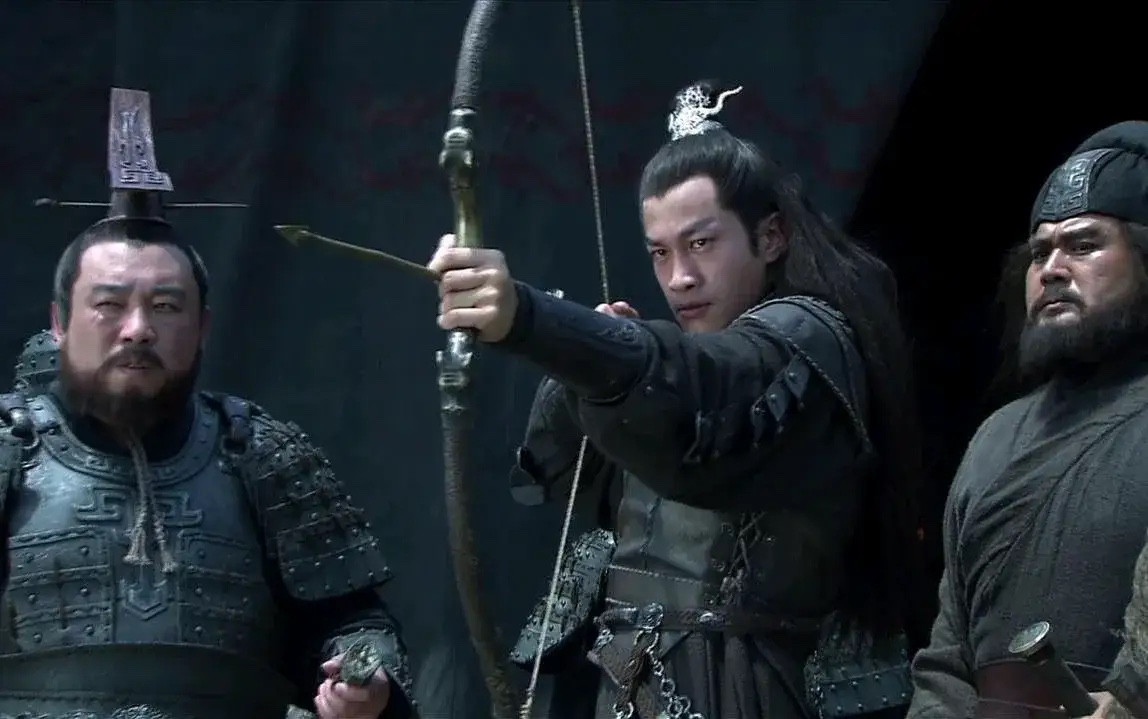 为什么辕门射戟之后，张飞骂吕布就只敢停留在道德层面了？就这么说吧，吕布当时射的可是150步开外的戟上