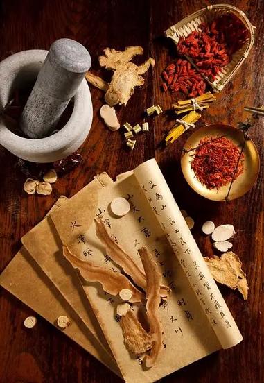 调治肾囊肿的关键在于益肝肾通经络，两味药帮你改善囊肿不适不少人一旦查出肾囊肿