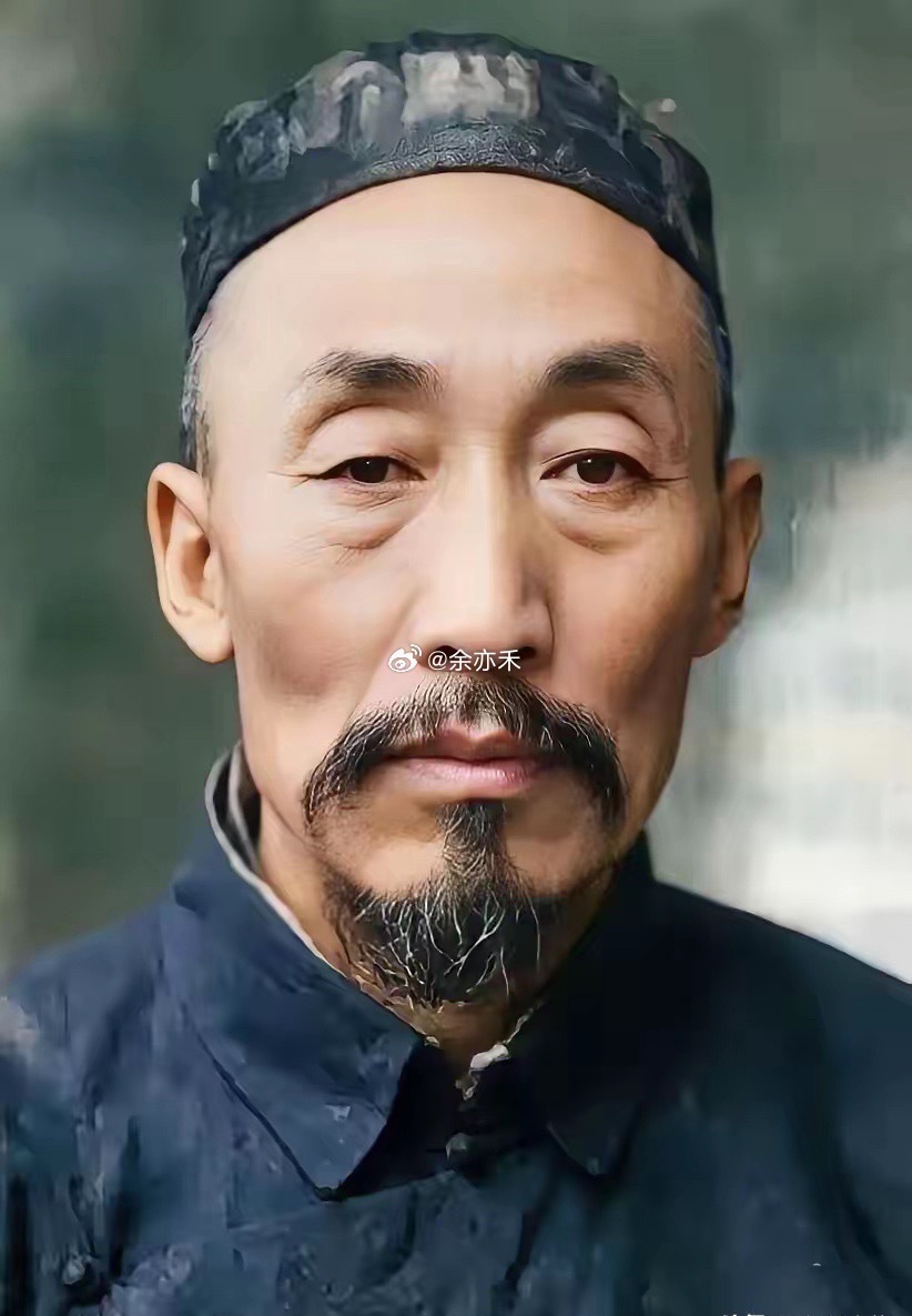 毛顺生是伟人毛泽东的父亲，外表性情严厉。正是他的养育，造就了救国救民的毛主席。毛