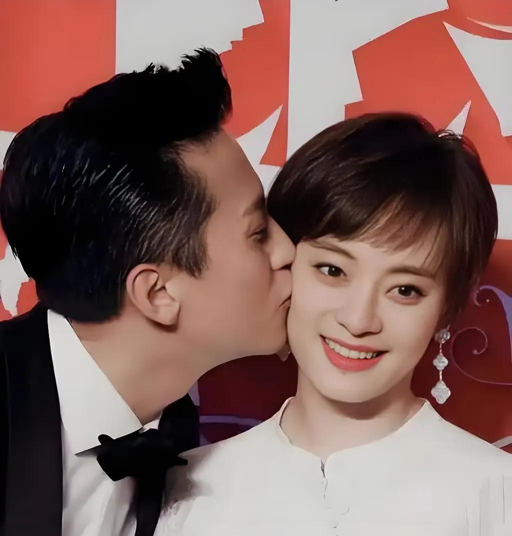 邓超哭的不能自已要去看医生了不是因为综艺，也不是因为拍戏，而是因为今天是他和