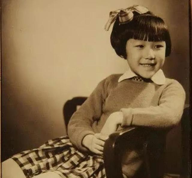 1971年，48岁的老农民魏振德贪便宜，零彩礼就把38岁的女大学生许燕吉娶回了家