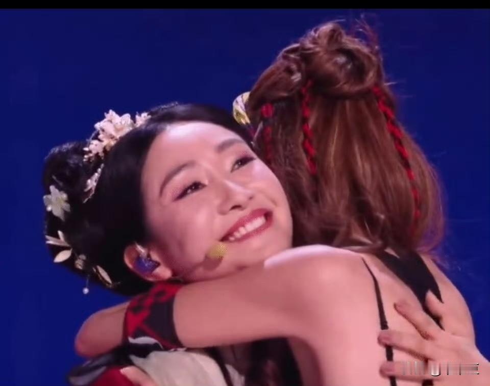 昨晚第一次看浪姐的直播，真的不明白为什么陶昕然会被淘汰。先说说最让人费解的反