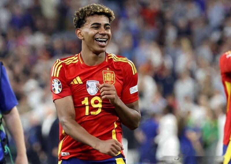 满打满算，能统治未来十年世界足坛的只有这五个人：🇪🇸亚马尔19岁就站