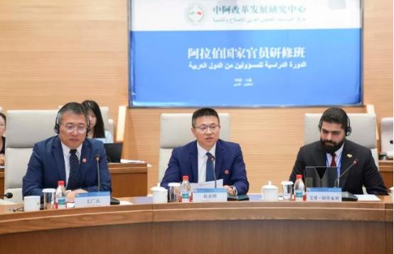 巴沙尔下台刚过一年半，叙利亚新政府就干了件让人意外的事：把15名外交官送到中国上