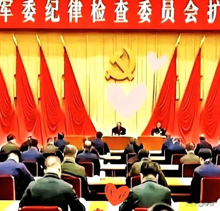 这次整顿军队，算是动了真格的。最让人憋屈的那个点，终于被挑破了。以前总有人觉