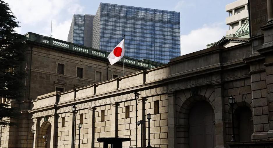 日本，正在被端上餐桌？2026年的日本，日子很不好过。先看数据：4月30日，日