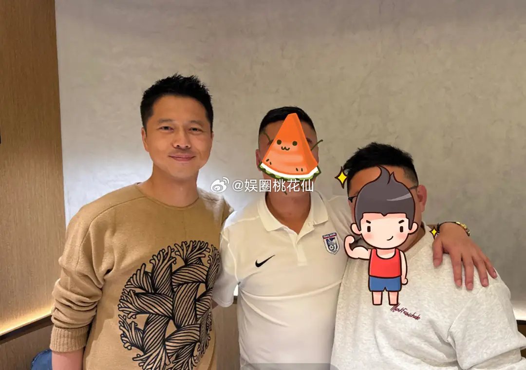 王雷回老家大连，下厨做16道菜招待发小又帅又靠谱，李小萌嫁太好！！！！！