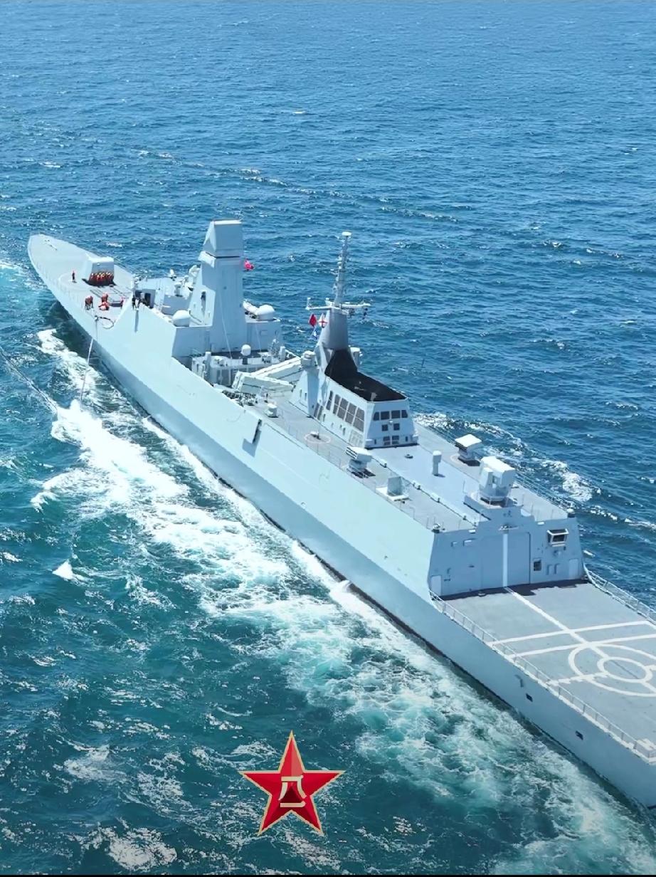 凡外形漂亮的战机，必然是性能先进的战机。同理，凡外形漂亮的舰艇，必然是性能先进的