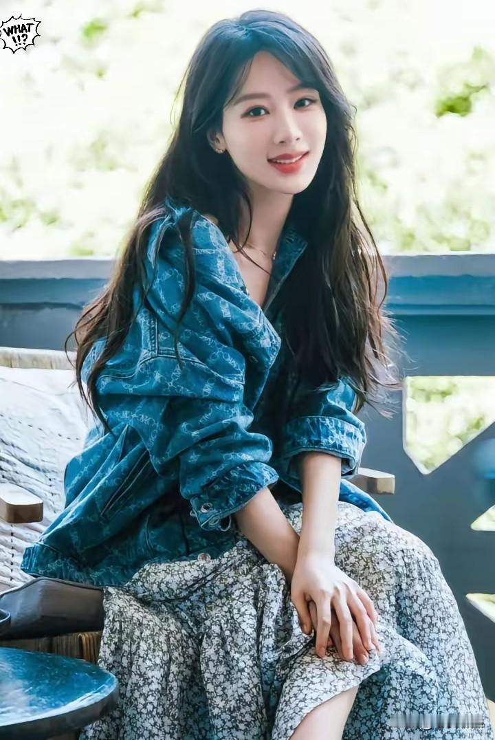 杨紫很不对劲，大家发现没，自从跟秦俊杰分手后，她就再也没有谈过恋爱了，一