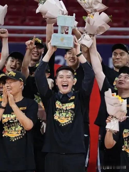 CBA辽宁队本赛季有争冠的实力吗辽宁队本赛季具备争冠实力，但面临挑战。球队虽在C