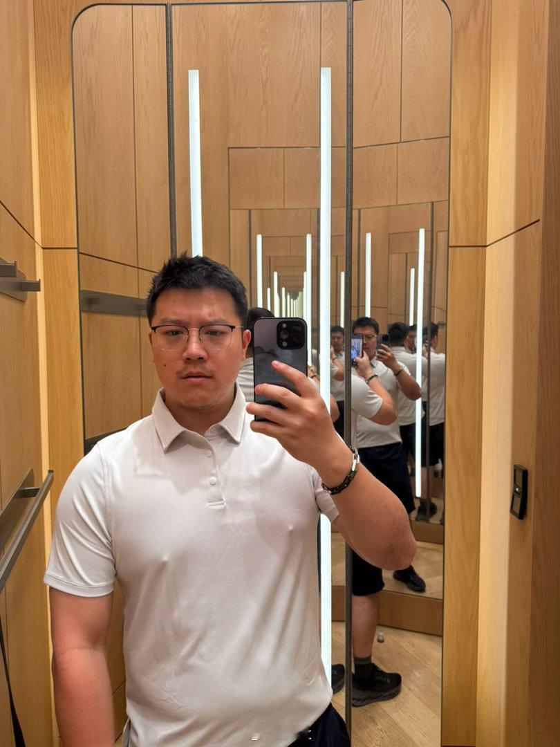 年纪上来了买衣服就是爹味很重