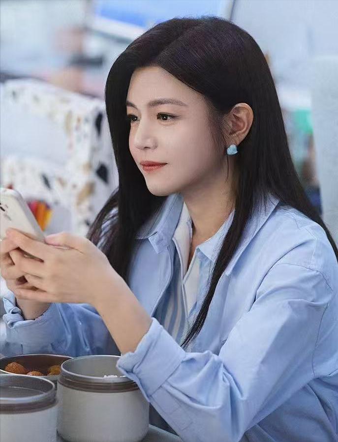 女人离婚就是重生啊！陈妍希新剧《狙击蝴蝶》里搭档小11岁的年下男谈姐弟恋，娃