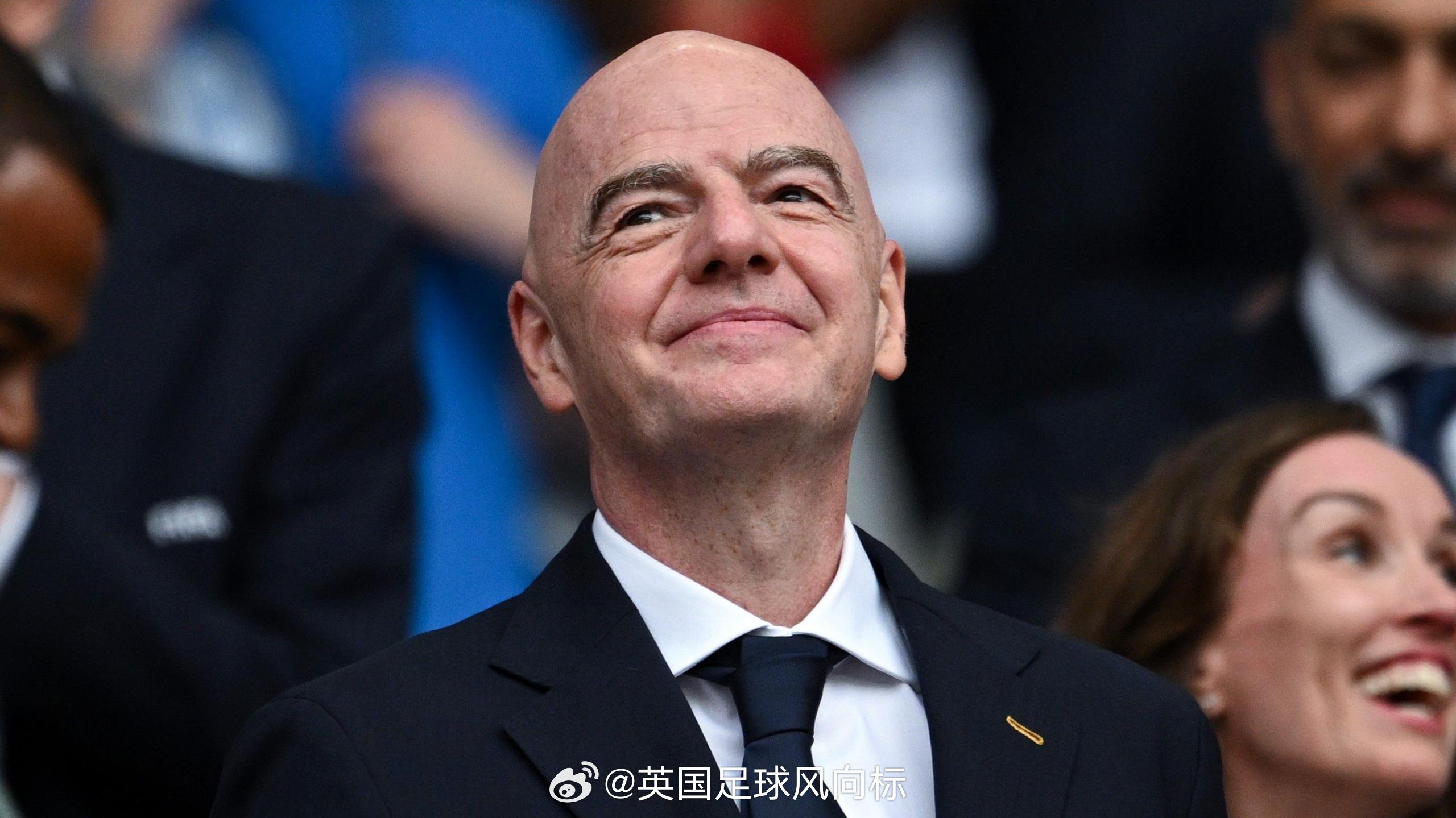 因凡蒂诺面临下台转会记者BenJacobs：国际足联主席因凡蒂诺，正面临欧足