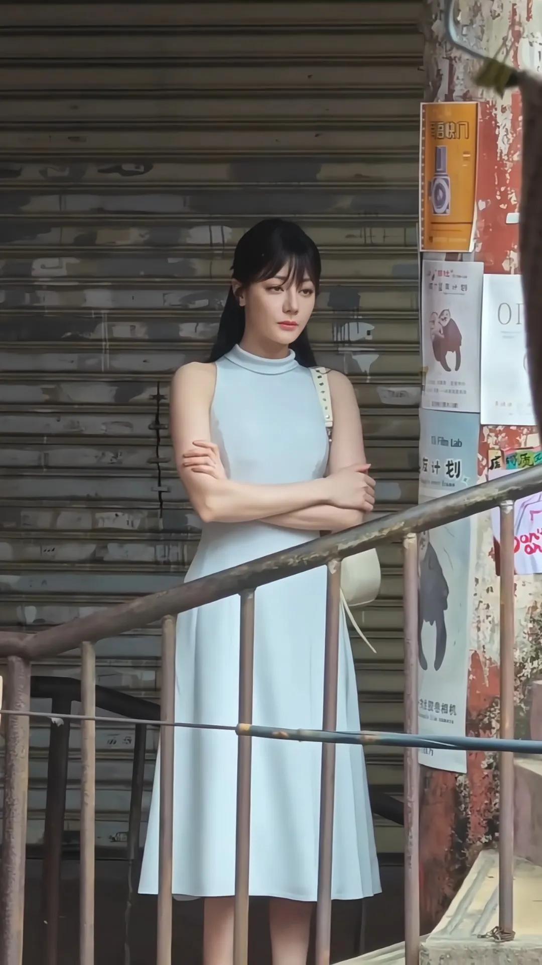 泉州街头惊现迪丽热巴！古城秒变追星现场！泉州古城今天突然变身追星现场，你猜怎么