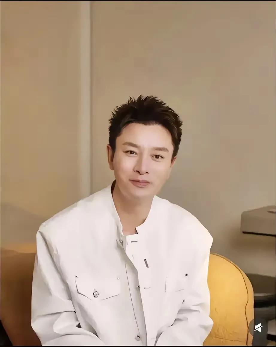 整个娱乐圈我最心疼的人​就是贾乃亮了，虽然他离婚了可是，我感觉当年，