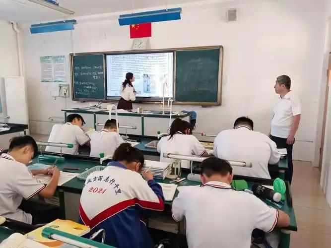 校长，今天你巡课吗？我是小学教研员，经常下学校调研，基本了解学校的教学管理