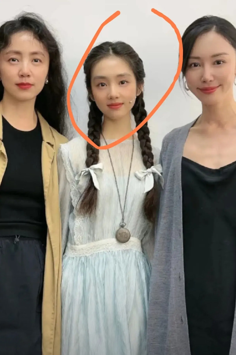 我猜黄磊都没想到，19岁女儿，黄多多这么优秀大方，不是生来是黄磊女儿，而是她本来