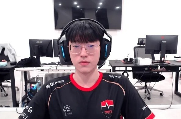 Scout: 太久没用韩语 游戏和生活里常常无法立即想起要表达的内容