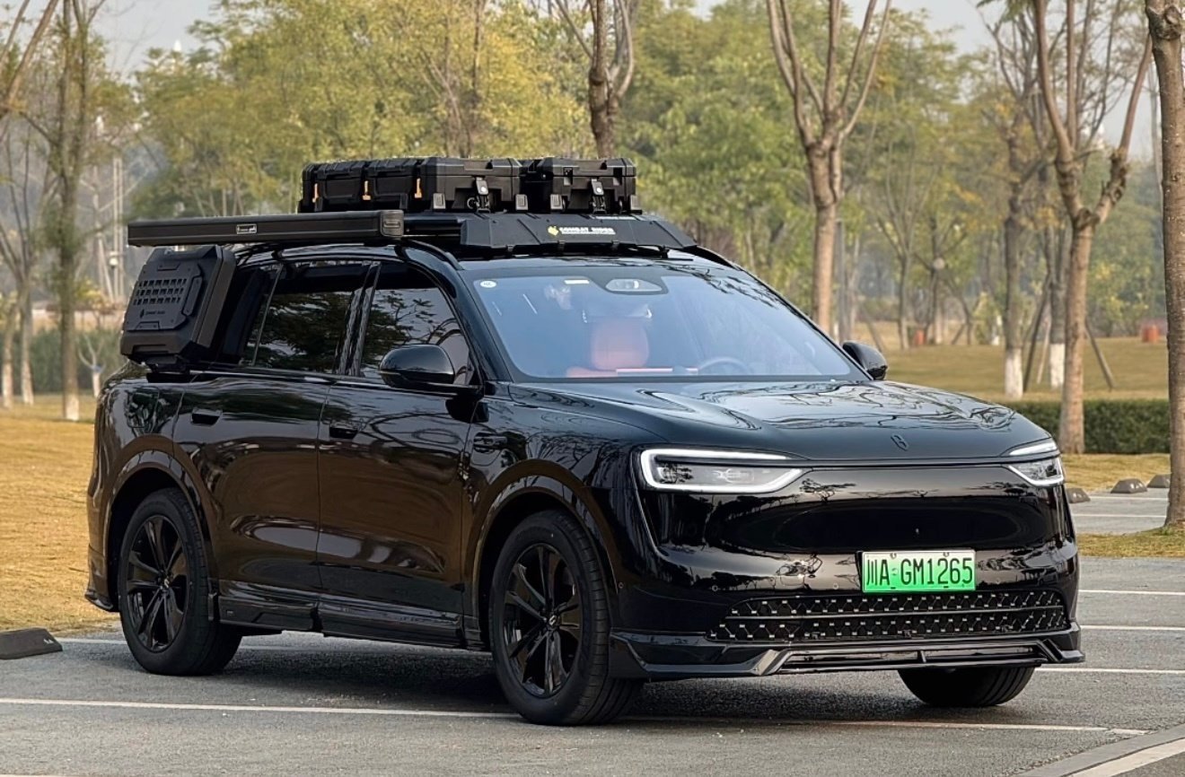 哦我的天呐这辆改装的增程问界M7除了最下面的可能是防虫网的东西不太喜欢以外其他的