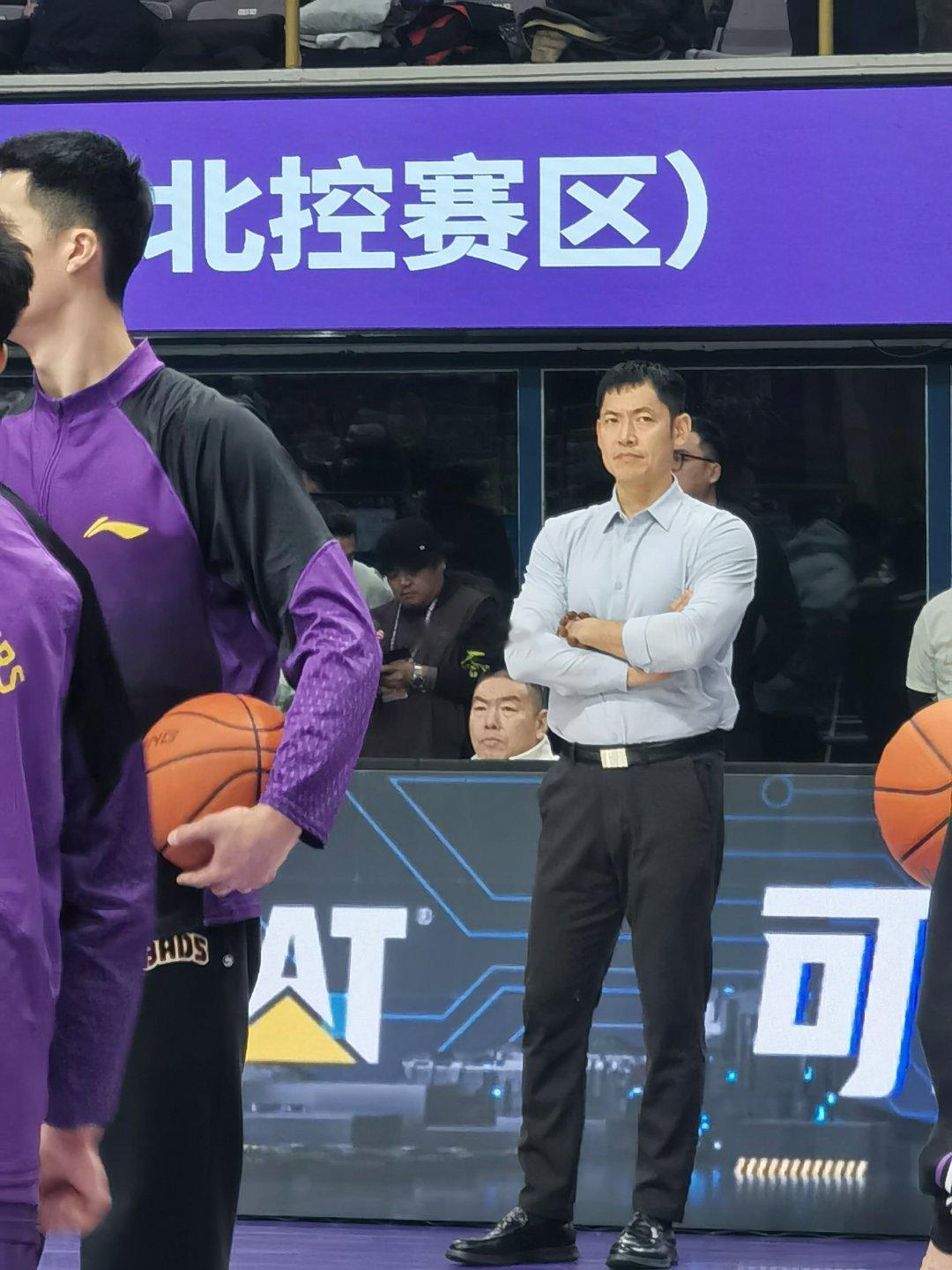 北控男篮还别说，这几场看下来，彪子有点东西，球队没有像以往那样下半场被追分时特