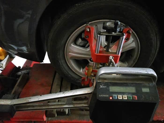 我上个月去修车，师傅说四轮定位该做了。我说没跑偏也没吃胎，就没有做。定位不是保养